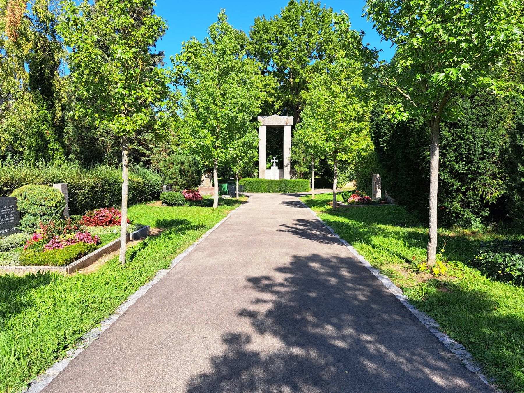 Blick auf das Grabmal Wilhelm von Lotterer auf Neuer Friedhof Ludwigsburg